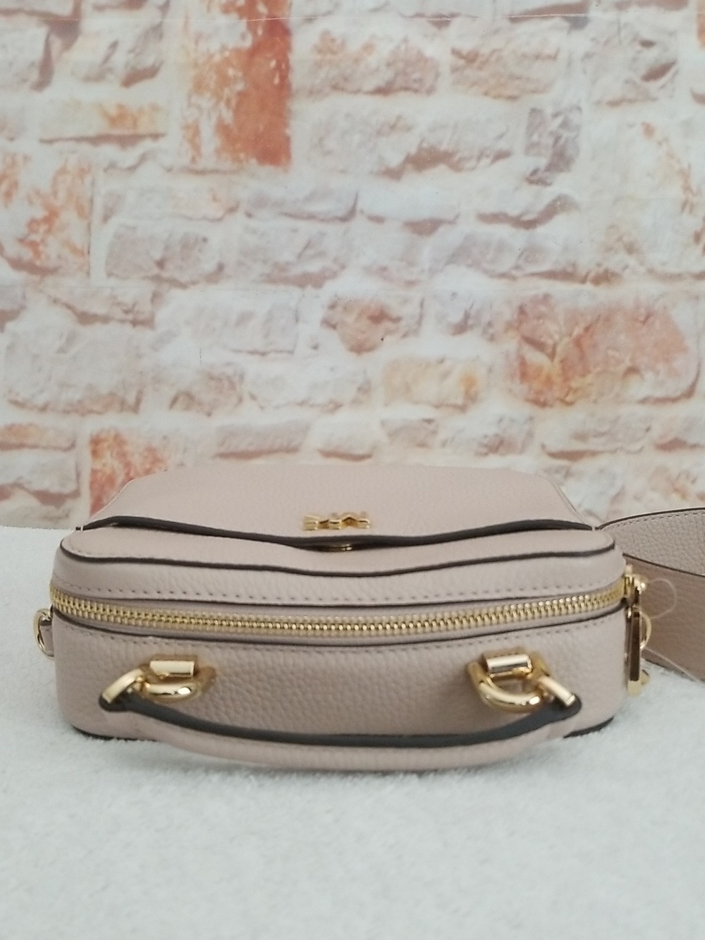 New Michael Kors Mott Mini Leather Crossbody - Picture 8 of 11